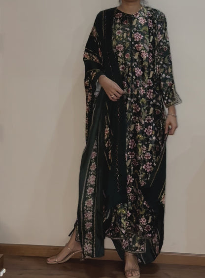 Jasmine in-house printed straight cut set in velvet with viscose silk dupatta